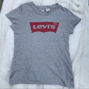 ✨3/$25✨Levi’s Logo T-shirt
